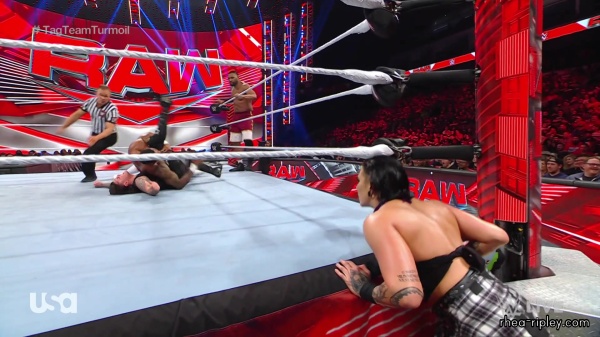 sportsnet-wwe_monday_night_raw_2023-01-09_1080p_web_h264_part_3_6111.jpg