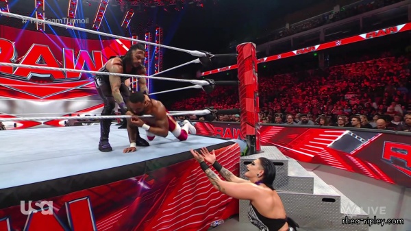 sportsnet-wwe_monday_night_raw_2023-01-09_1080p_web_h264_part_3_6355.jpg