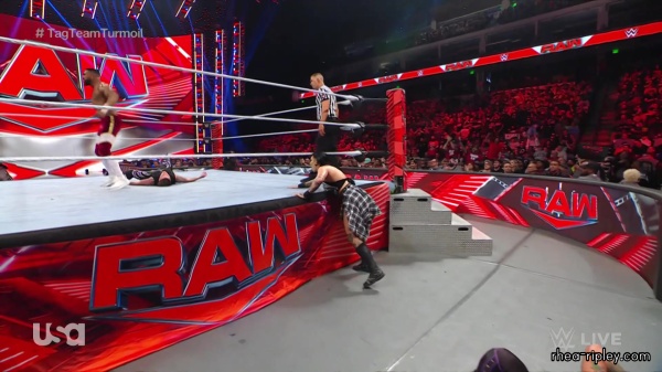 sportsnet-wwe_monday_night_raw_2023-01-09_1080p_web_h264_part_3_7482.jpg