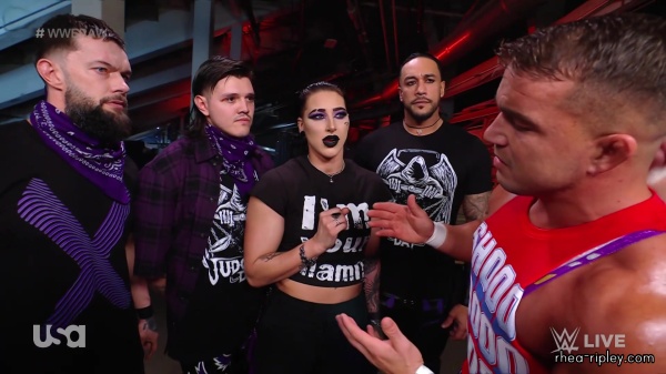 sportsnet-wwe_monday_night_raw_2023_01_16_1080p_web_h264_part_2_278.jpg