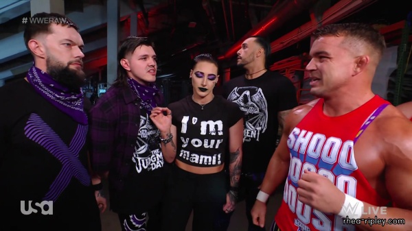 sportsnet-wwe_monday_night_raw_2023_01_16_1080p_web_h264_part_2_326.jpg