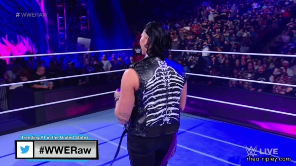 sportsnet-wwe_monday_night_raw_2023_01_30_1080p_web_h264_part_1_0921.jpg