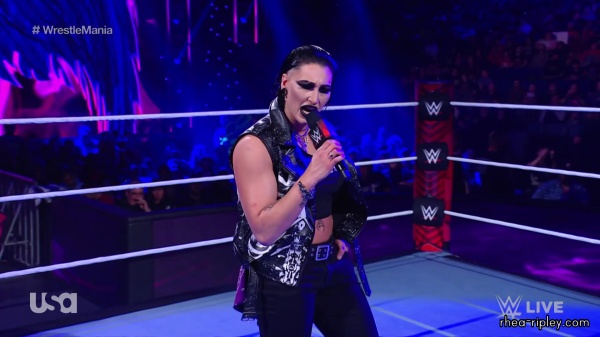 sportsnet-wwe_monday_night_raw_2023_01_30_1080p_web_h264_part_1_1040.jpg