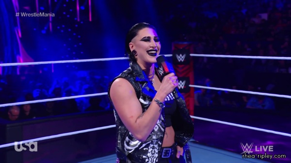 sportsnet-wwe_monday_night_raw_2023_01_30_1080p_web_h264_part_1_1316.jpg