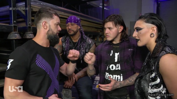 sportsnet-wwe_monday_night_raw_2023_01_30_1080p_web_h264_part_2_196.jpg