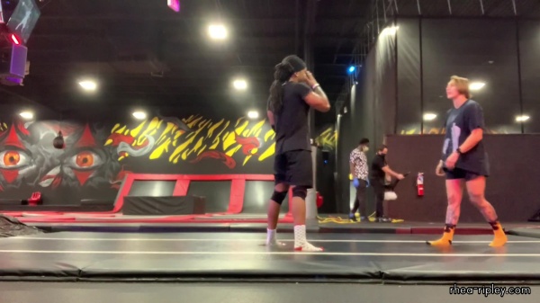 trampoline_park_0901.jpg