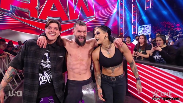 wwe_monday_night_raw_2023_02_13_1080p_web_h264-sportsnet_193.jpg