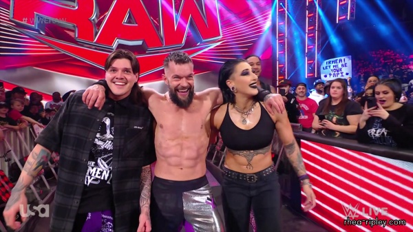 wwe_monday_night_raw_2023_02_13_1080p_web_h264-sportsnet_194.jpg