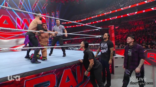 wwe_monday_night_raw_2023_03_06_1080p_web_h264-sportsnet_part_2_1003.jpg