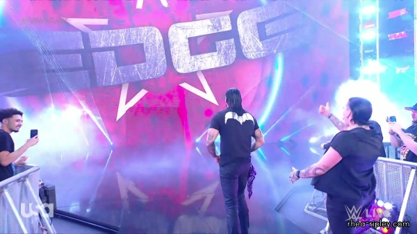 wwe_monday_night_raw_2023_03_06_1080p_web_h264-sportsnet_part_2_1722.jpg