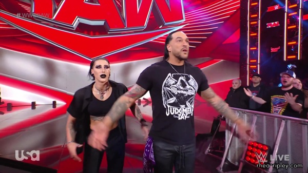 wwe_monday_night_raw_2023_03_06_1080p_web_h264-sportsnet_part_2_1803.jpg