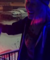 Rhea_Ripley_s_first_time_seeing_snow21_525.jpg