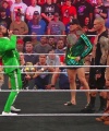 WWE_Monday_Night_RAW_2022_04_25_1080p_HDTV_x264-Star_Trim_part_1_2215.jpg