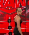 WWE_Monday_Night_RAW_2022_04_25_1080p_HDTV_x264-Star_Trim_part_2_064.jpg