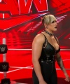 WWE_Monday_Night_RAW_2022_04_25_1080p_HDTV_x264-Star_Trim_part_2_067.jpg