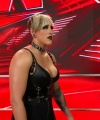 WWE_Monday_Night_RAW_2022_04_25_1080p_HDTV_x264-Star_Trim_part_2_095.jpg