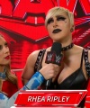 WWE_Monday_Night_RAW_2022_04_25_1080p_HDTV_x264-Star_Trim_part_2_414.jpg