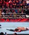 WWE_Monday_Night_RAW_2022_08_22_720p_HDTV_x264-Star_part_3_186.jpg