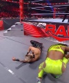 WWE_RAW_4th_April_2022_720p_WEBRip_h264_0747.jpg