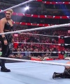 WWE_RAW_4th_April_2022_720p_WEBRip_h264_1487.jpg