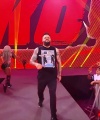 WWE_RAW_4th_April_2022_720p_WEBRip_h264_1639.jpg