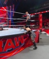 sportsnet-wwe_monday_night_raw_2023-01-09_1080p_web_h264_part_3_7484.jpg