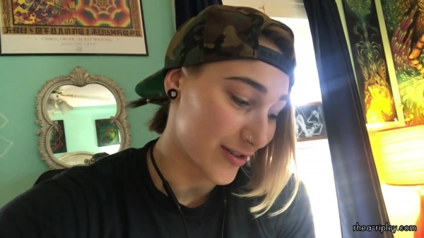 Rhea_Ripley_gets_a_tattoo21_256.jpg