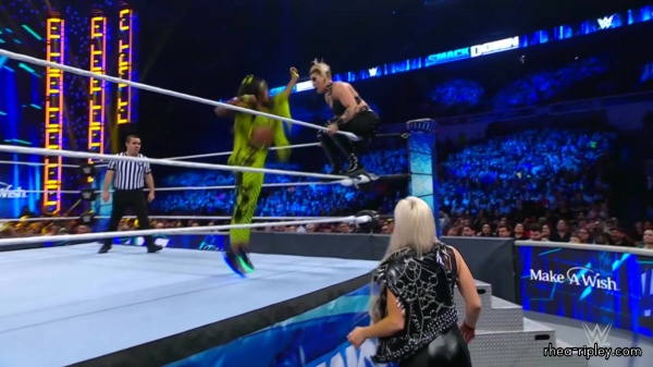 WWE_Friday_Night_SmackDown_2022_04_15_1080p_HDTV_x264-Star_1506.jpg
