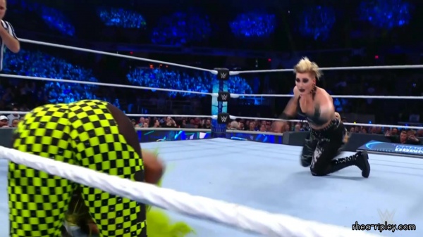 WWE_Friday_Night_SmackDown_2022_04_15_1080p_HDTV_x264-Star_1591.jpg