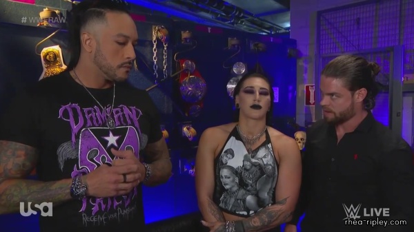 WWE_Monday_Night_Raw_2023_10_02_720p_HDTV_x264-NWCHD_part_2_165.jpg