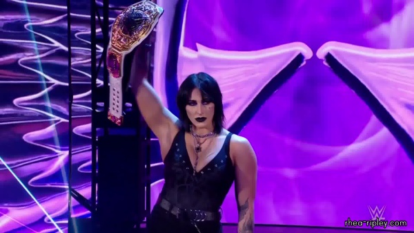 WWE_RAW_2024_01_15_1080p_HDTV_h264-Star_part_3_000278.jpg