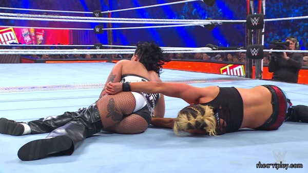 WWE_Survivor_Series_2023_Rhea_vs_Zoey_2809.jpg