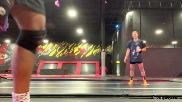 trampoline_park_1106.jpg